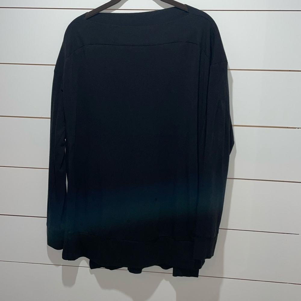 Women’s Lou and Grey Small (but oversized) light sweatshirt/sweater. So comfy!!